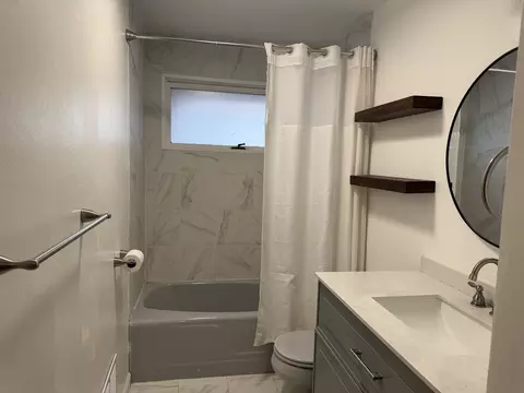 Bath - 2116 14th St, Peru, IL 61354 photo 1 of 3