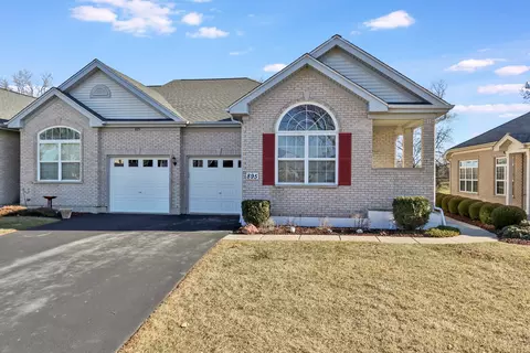 Exterior - 895 Eineke Blvd, Algonquin, IL 60102 photo 2 of 4