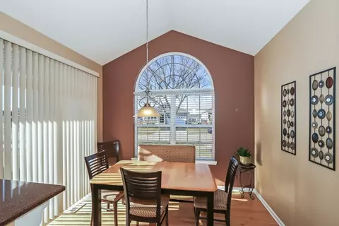 Dining - 895 Eineke Blvd, Algonquin, IL 60102 photo 1 of 1