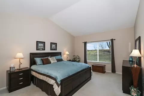 Bedroom - 895 Eineke Blvd, Algonquin, IL 60102 photo 1 of 4