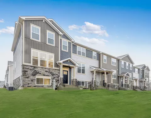 414 Red Oak Cir, Volo, IL 60020