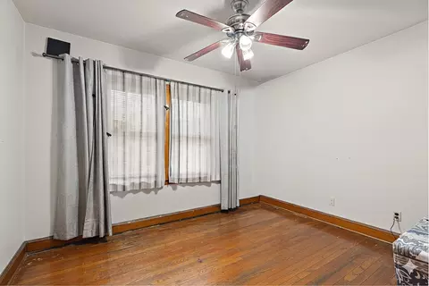 Bedroom - 6036 S 74th Ave, Summit, IL 60501 photo 2 of 5