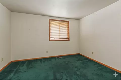 Bedroom - 6036 S 74th Ave, Summit, IL 60501 photo 4 of 5