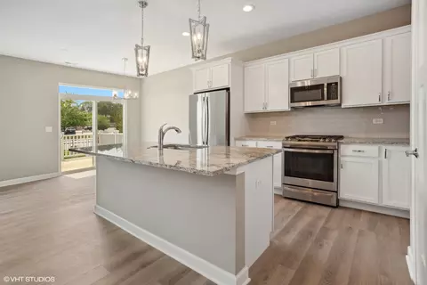 Kitchen - 276 Masters Dr, Addison, IL 60101 photo 1 of 2