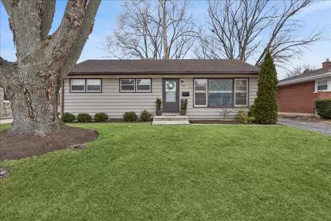 504 N Russel St, Mount Prospect, IL 60056