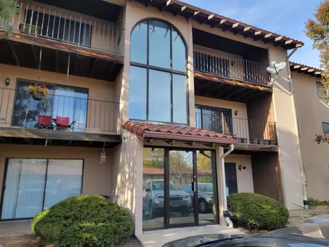 21 W581 North Ave #84, Lombard, IL 60148
