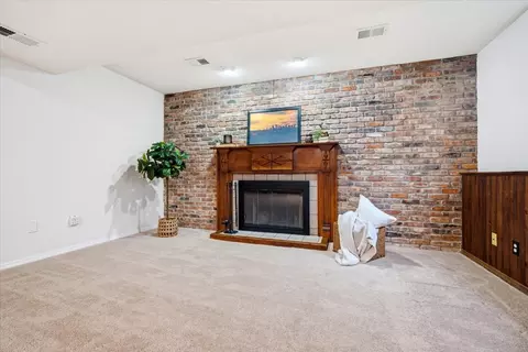 Living - 102 Nottingham Chase Chase, Normal, IL 61761 photo 2 of 2