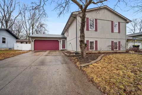 102 Nottingham Chase Chase, Normal, IL 61761