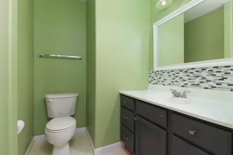 Bath - 1508 Biltmore Ct, Normal, IL 61761 photo 4 of 5