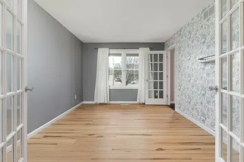 Living - 1508 Biltmore Ct, Normal, IL 61761 photo 1 of 6