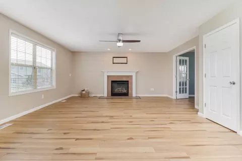 Living - 1508 Biltmore Ct, Normal, IL 61761 photo 2 of 6