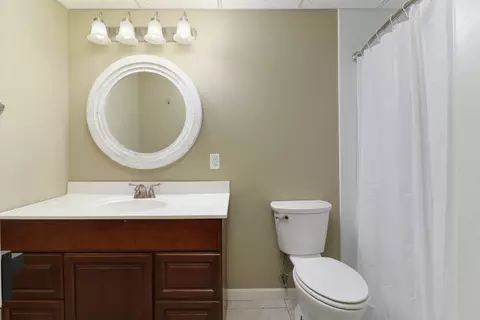 Bath - 1508 Biltmore Ct, Normal, IL 61761 photo 5 of 5