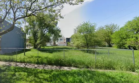 208 N La Crosse Ave, Chicago, IL 60644