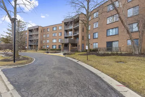 263 S Clubhouse Dr #205, Palatine, IL 60067