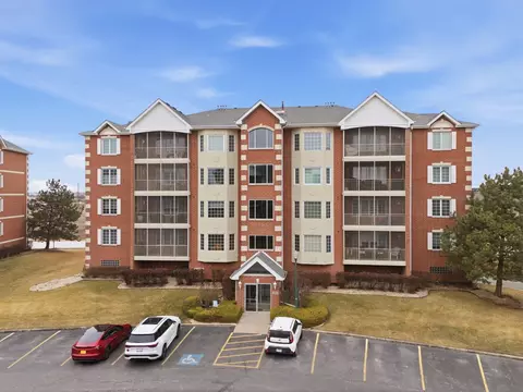 7912 Trinity Cir #2NW, Tinley Park, IL 60487