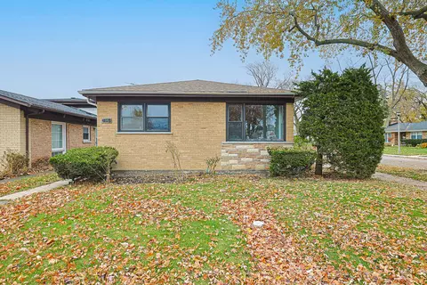 7501 E Prairie Rd, Skokie, IL 60076