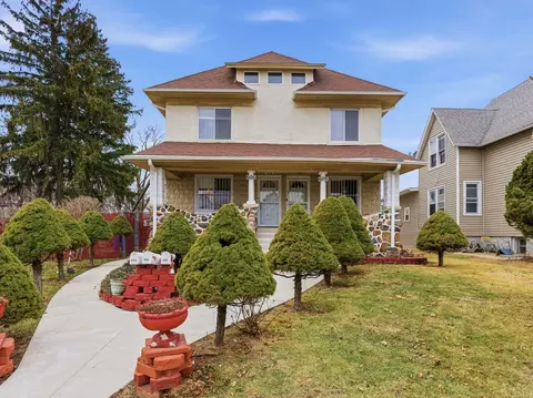 606 N 8th Ave, Maywood, IL 60153