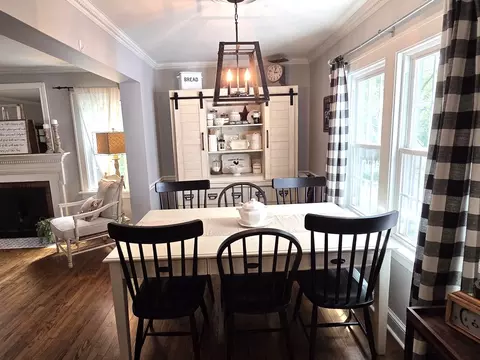 Dining - 907 W Hovey Ave, Normal, IL 61761 photo 1 of 3