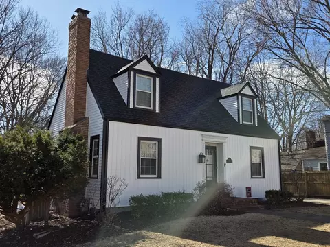 Exterior - 907 W Hovey Ave, Normal, IL 61761 photo 2 of 27