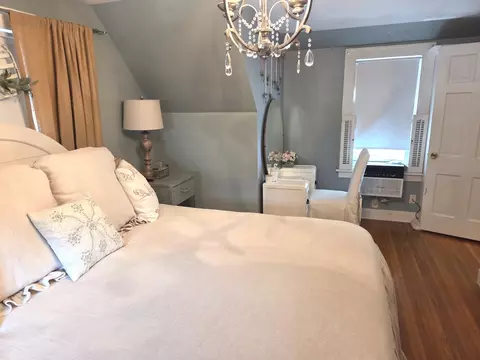 Bedroom - 907 W Hovey Ave, Normal, IL 61761 photo 4 of 11