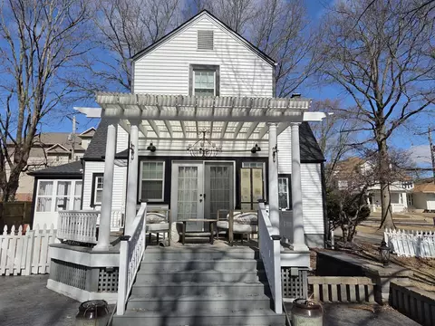 Exterior - 907 W Hovey Ave, Normal, IL 61761 photo 3 of 27