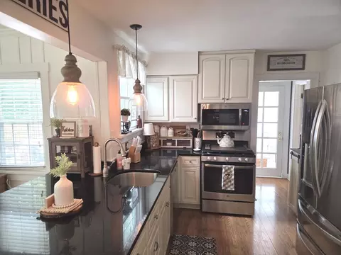 Kitchen - 907 W Hovey Ave, Normal, IL 61761 photo 4 of 7