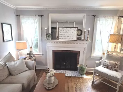 Living - 907 W Hovey Ave, Normal, IL 61761 photo 5 of 7