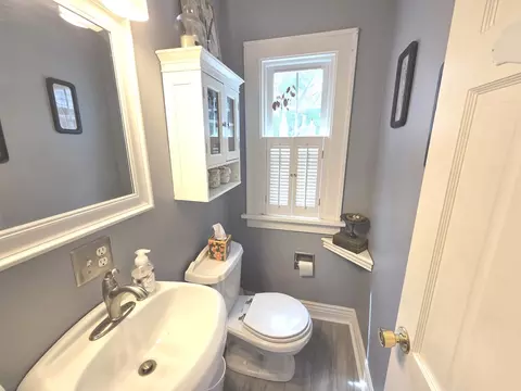 Bath - 907 W Hovey Ave, Normal, IL 61761 photo 1 of 3