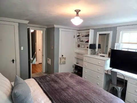 Bedroom - 907 W Hovey Ave, Normal, IL 61761 photo 7 of 11