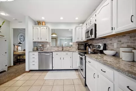 Kitchen - 2731 Arrowhead Dr, Bloomington, IL 61704 photo 3 of 3