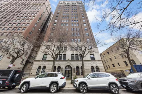 415 W Aldine Ave #2A, Chicago, IL 60657