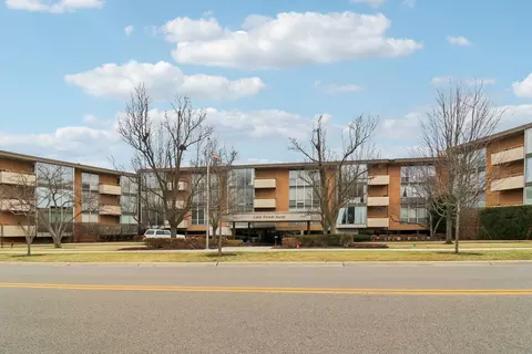 1301 N Western Ave #307, Lake Forest, IL 60045