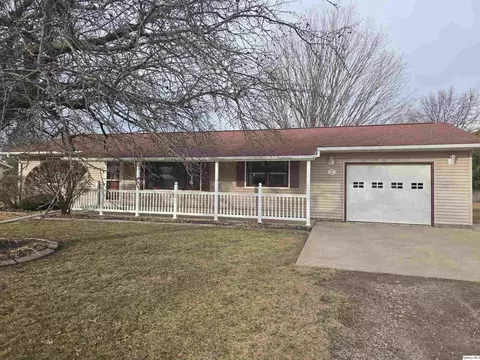 239 Rogers Rd, Carthage, IL 62321 photo 1