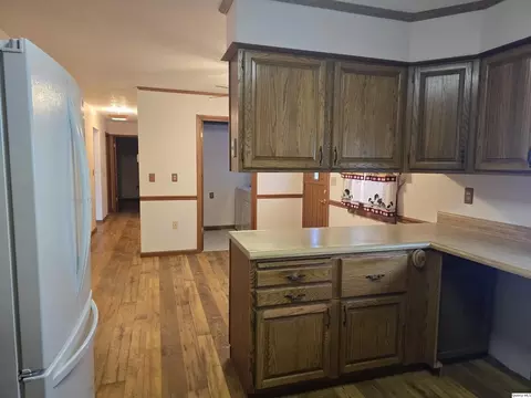 239 Rogers Rd, Carthage, IL 62321 photo 4