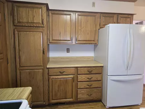 239 Rogers Rd, Carthage, IL 62321 photo 2