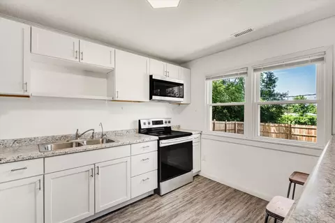 Kitchen - 3229 66th Ave, Moline, IL 61265 photo 1 of 4