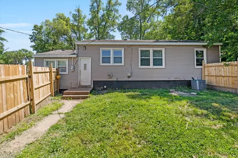 Exterior - 3229 66th Ave, Moline, IL 61265 photo 1 of 5