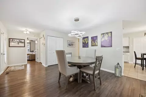 Dining - 1002 Interloch Ct #1002, Algonquin, IL 60102 photo 3 of 3