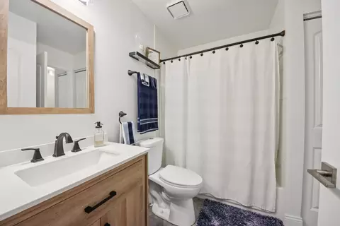 Bath - 1002 Interloch Ct #1002, Algonquin, IL 60102 photo 5 of 5