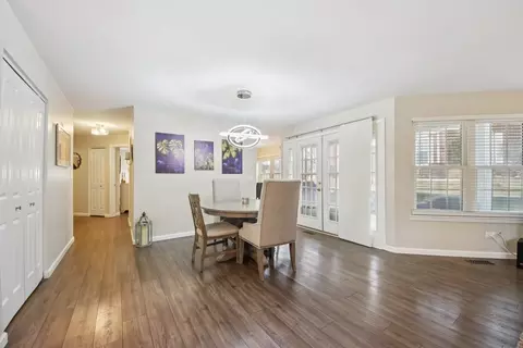 Dining - 1002 Interloch Ct #1002, Algonquin, IL 60102 photo 1 of 3