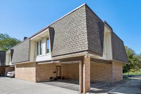 1955 Tanglewood Dr #H, Glenview, IL 60025