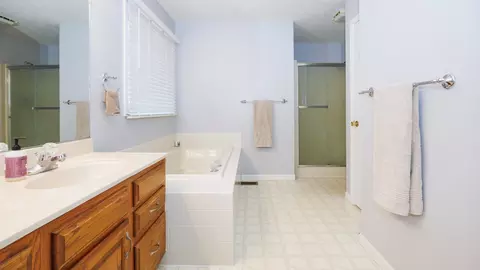 34 Downing Cir, Bloomington, IL 61704 photo 38