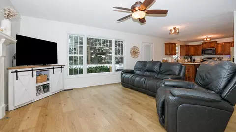 34 Downing Cir, Bloomington, IL 61704 photo 8