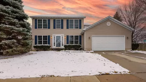 34 Downing Cir, Bloomington, IL 61704