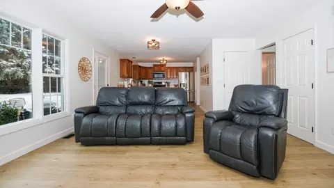 34 Downing Cir, Bloomington, IL 61704 photo 9