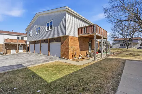 19511 116th Ave #D, Mokena, IL 60448