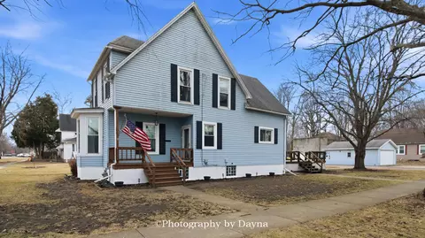 327 E Ohio St, Momence, IL 60954
