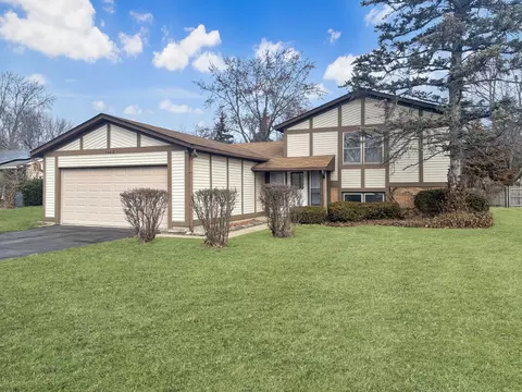 166 E Cunningham Dr, Palatine, IL 60067