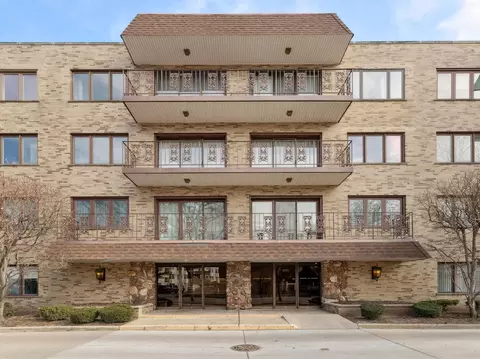 8225 N Niles Center Rd N #309, Skokie, IL 60077