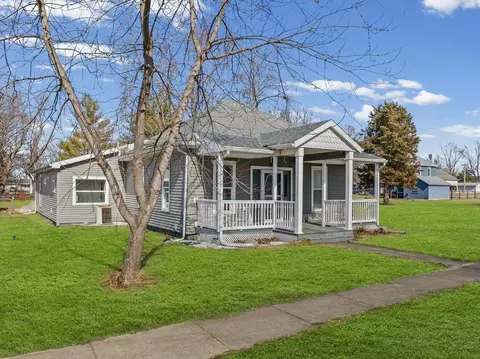 103 E Griggs St, Mansfield, IL 61854 photo 2